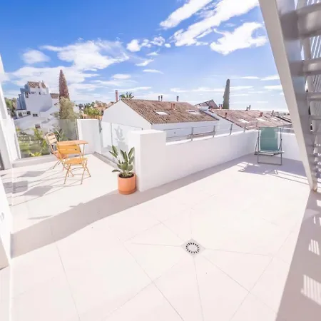 Pent-house On The Golden Mile Apartman *