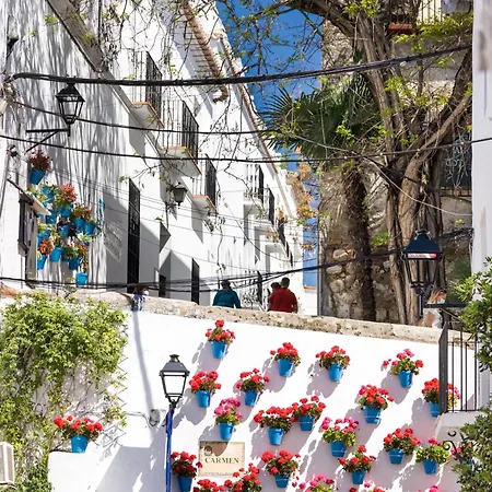 Pent-house On The Golden Mile 아파트 *