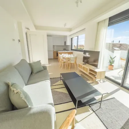 Pent-house On The Golden Mile 아파트