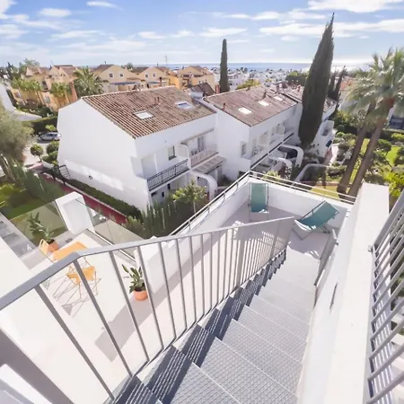 Pent-house On The Golden Mile 마르베야