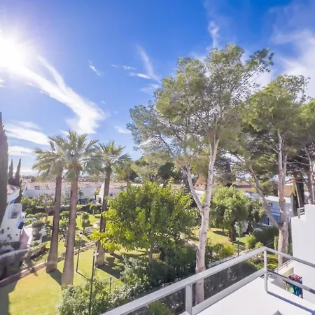 Pent-house On The Golden Mile 아파트