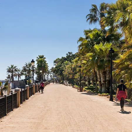 Pent-house On The Golden Mile * 马尔韦利亚