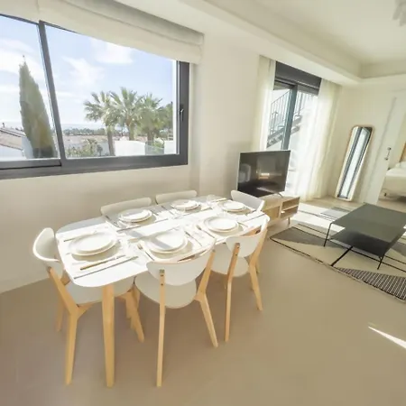 Pent-house On The Golden Mile 公寓